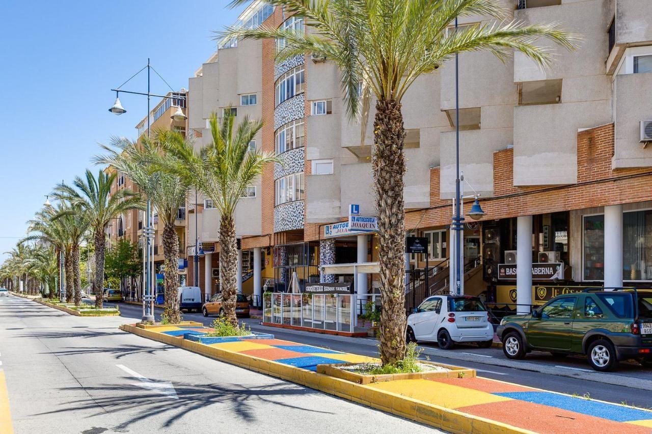 Studio Apartment Santana Habaneras - 18 At Beach With Garage, Pool And Lift Torrevieja Kültér fotó